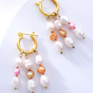 HOOP WITH PASTEL FRESHWATER PEARLS