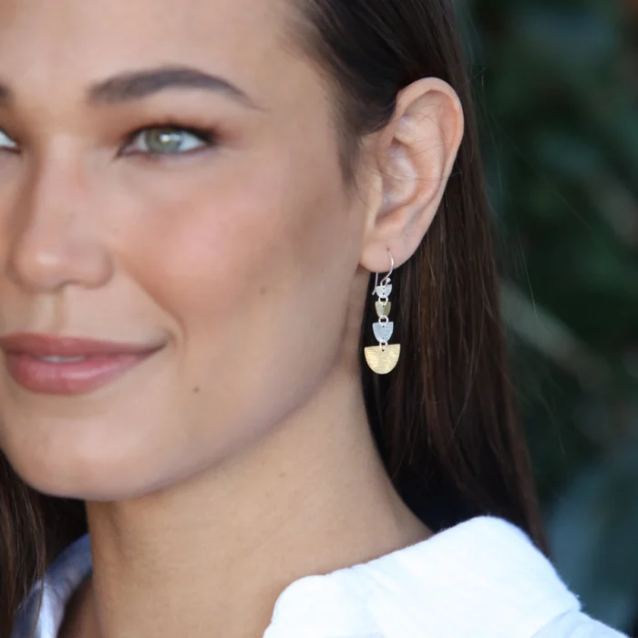 693d9807a30f746019bcda1ff3e1735b91bf52116fb972ac1b179aed538223a7