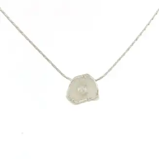 PETAL PENDANT WITH PEARL