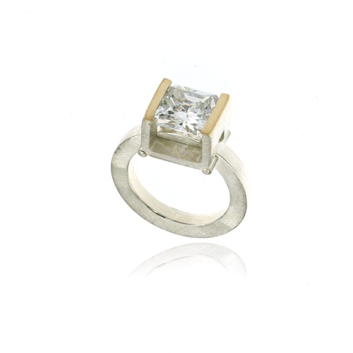 PM704CZ-2000x2000_1024x1024@2x