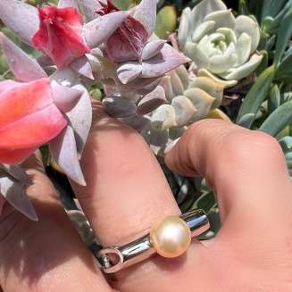 pearl ring 1