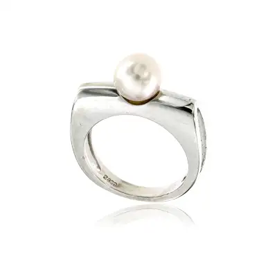 RING SILVER FOLDED DESIGN WITH FRESH WATER PEARL WHITE